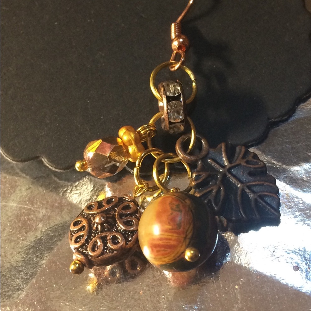 🖤 EXOTIC pair of Earrings!!!!